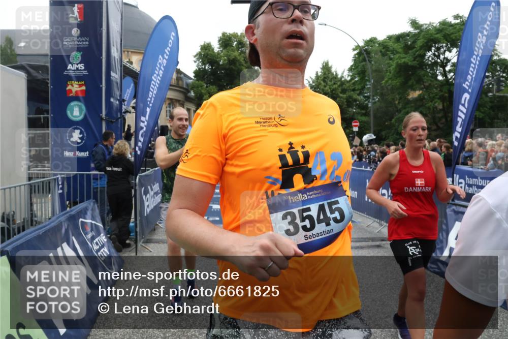 30.06.2024 - hella hamburg halbmarathon Lena Gebhardt http://msf.ph/oto/6661825 30.06.2024 11:13:32 Ziel 640, 2775, 3545, 4126, 4842, 4911, 5954, 6093, 6107, 6644, 7618, 7749, 8515, 8656, 8754, 10558, 10563, 10952, 10953, 10962, 11169, 11985 meine-sportfotos.de