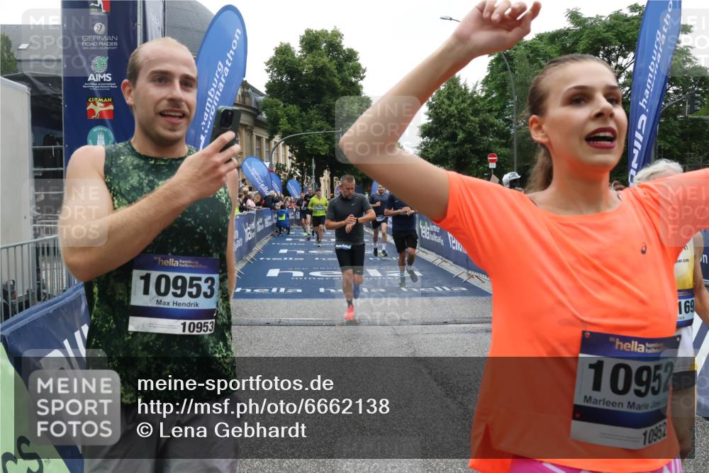 30.06.2024 - hella hamburg halbmarathon Lena Gebhardt http://msf.ph/oto/6662138 30.06.2024 11:13:34 Ziel 640, 2775, 3545, 4126, 4175, 4257, 4842, 5954, 6093, 6107, 6644, 7618, 7749, 8515, 8656, 8754, 10278, 10563, 10834, 10952, 10953, 10962, 11169, 11985 meine-sportfotos.de