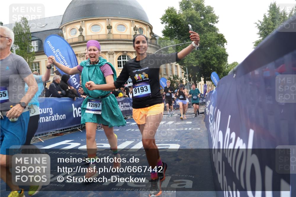 30.06.2024 - hella hamburg halbmarathon Strokosch-Dieckow http://msf.ph/oto/6667442 30.06.2024 11:44:53 Ziel 786, 956, 1471, 1711, 2039, 2259, 2318, 2490, 2650, 2884, 3527, 3567, 3943, 3944, 4083, 4212, 4298, 4690, 5918, 7687, 7688, 7971, 8007, 8227, 8419, 9074, 9128, 9193, 9601, 9659, 9843, 10028, 10163, 10165, 10236, 10397, 10938, 11028, 11127, 11327, 11835, 12092, 12097, 13029 meine-sportfotos.de