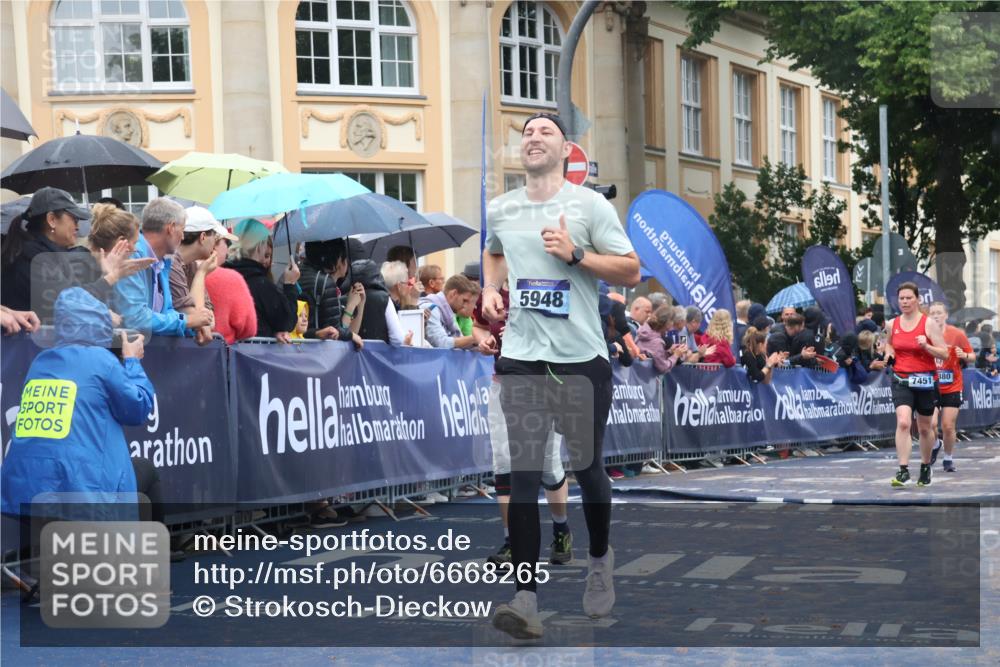 30.06.2024 - hella hamburg halbmarathon Strokosch-Dieckow http://msf.ph/oto/6668265 30.06.2024 11:45:23 Ziel 1675, 5592, 5880, 5948, 5994, 6323, 6565, 6916, 7034, 7451, 8185, 8396, 8397, 11862, 12168, 12301, 12481, 13328 meine-sportfotos.de