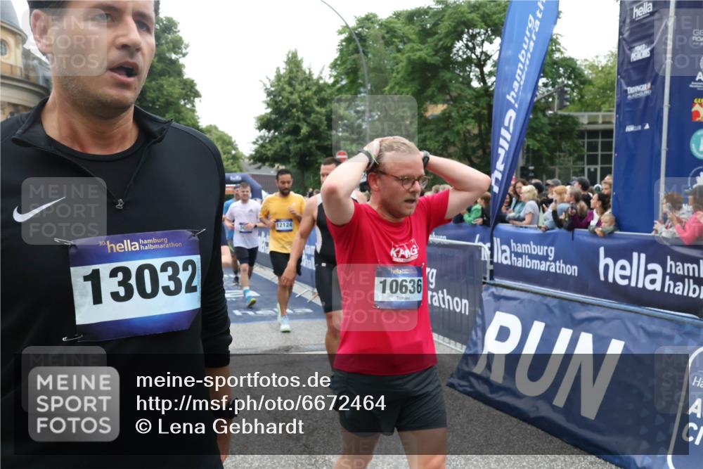 30.06.2024 - hella hamburg halbmarathon Lena Gebhardt http://msf.ph/oto/6672464 30.06.2024 11:14:24 Ziel 1042, 1069, 1159, 1617, 1925, 2348, 2740, 2741, 3073, 3168, 3508, 4755, 4807, 5030, 5190, 6374, 6614, 8555, 8573, 8574, 9192, 9459, 9564, 10358, 10636, 10933, 11669, 12124, 12248, 12322, 13032, 13337 meine-sportfotos.de