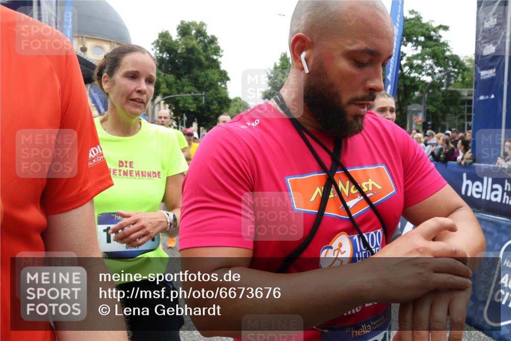 30.06.2024 - hella hamburg halbmarathon Lena Gebhardt http://msf.ph/oto/6673676 30.06.2024 11:14:35 Ziel 834, 1048, 1472, 2028, 2084, 2338, 3077, 3124, 3883, 3935, 4807, 6355, 7519, 8573, 8574, 9303, 9459, 9559, 10281, 10358, 10771, 12318 meine-sportfotos.de