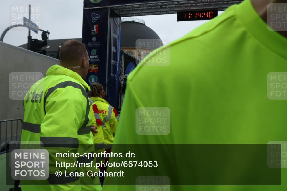 30.06.2024 - hella hamburg halbmarathon Lena Gebhardt http://msf.ph/oto/6674053 30.06.2024 11:14:38 Ziel 834, 1048, 1472, 2028, 2084, 2338, 3077, 3883, 4379, 6355, 7278, 9303, 9559, 10281, 10771 meine-sportfotos.de