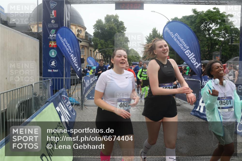 30.06.2024 - hella hamburg halbmarathon Lena Gebhardt http://msf.ph/oto/6674404 30.06.2024 12:23:00 Ziel 4269, 4510, 4623, 4624, 5877, 7449, 8668, 9501, 10600, 11552 meine-sportfotos.de