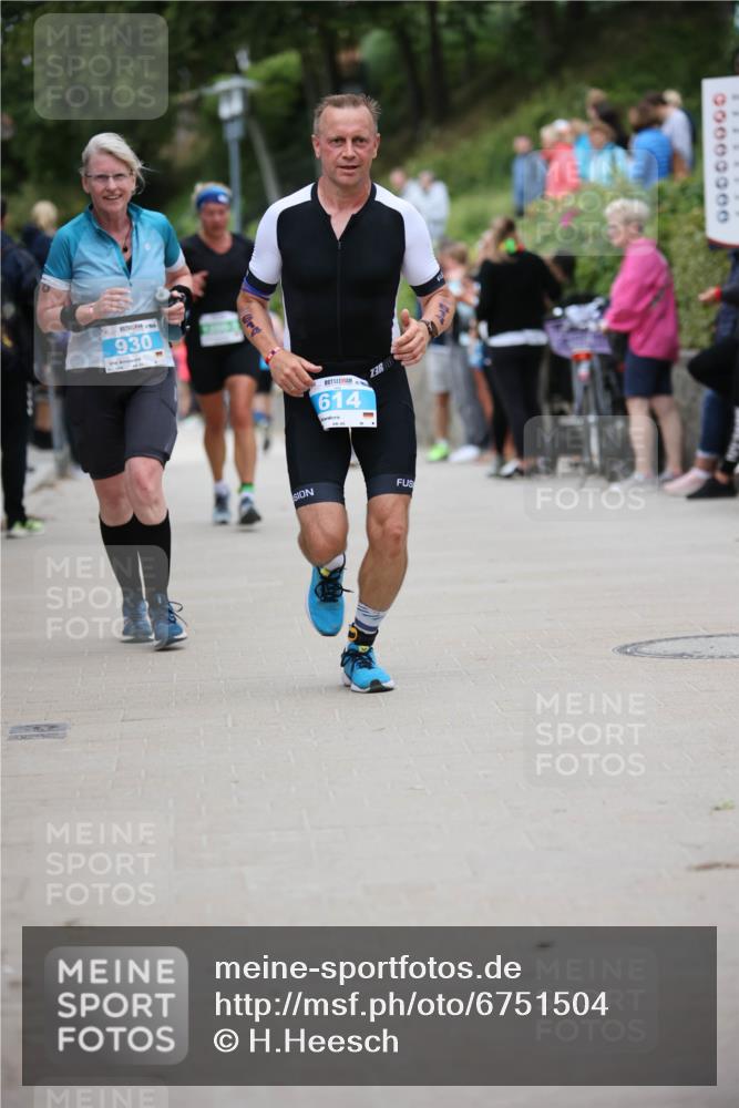04.08.2024 - OstseeMan H.Heesch http://msf.ph/oto/6751504 04.08.2024 15:04:15 Laufen 300, 614, 928, 930, 1101, 1124, 1167, 1190, 1200, 1217, 1252 meine-sportfotos.de