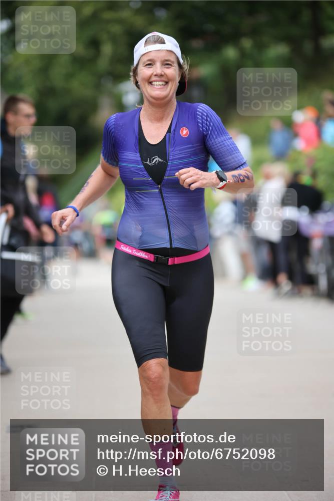 04.08.2024 - OstseeMan H.Heesch http://msf.ph/oto/6752098 04.08.2024 15:05:20 Laufen 30, 135, 706, 792 meine-sportfotos.de