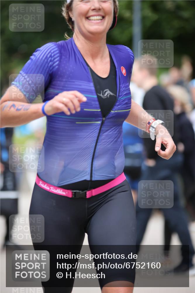 04.08.2024 - OstseeMan H.Heesch http://msf.ph/oto/6752160 04.08.2024 15:05:21 Laufen 706, 792 meine-sportfotos.de