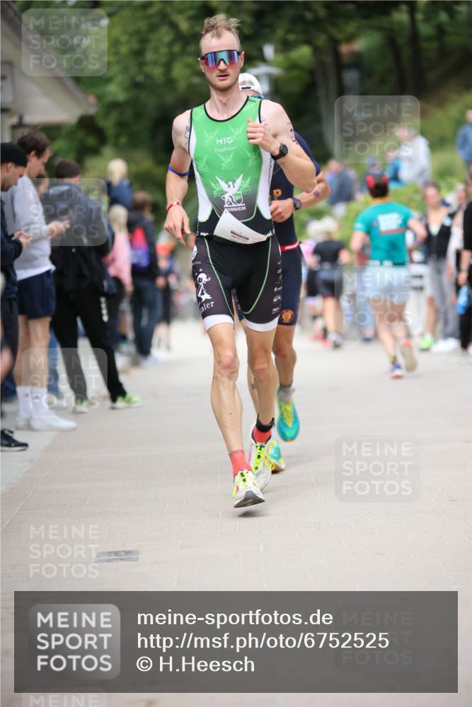 04.08.2024 - OstseeMan H.Heesch http://msf.ph/oto/6752525 04.08.2024 15:06:09 Laufen 2, 117, 131, 170, 671, 856, 863, 944, 1112, 1140, 1286, 1288 meine-sportfotos.de