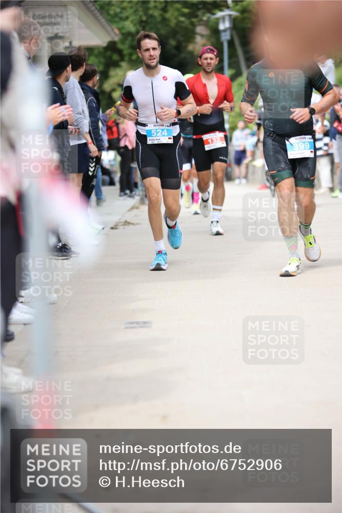 04.08.2024 - OstseeMan H.Heesch http://msf.ph/oto/6752906 04.08.2024 15:06:45 Laufen 33, 52, 132, 399, 524, 562, 752, 760, 853, 878, 1177, 1182, 1247 meine-sportfotos.de