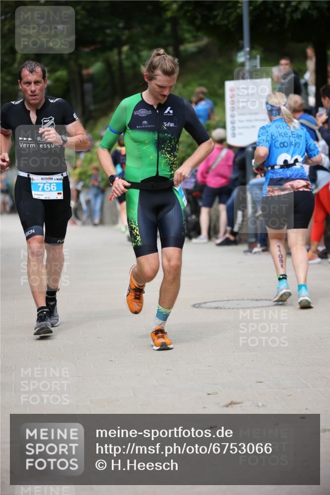 04.08.2024 - OstseeMan H.Heesch http://msf.ph/oto/6753066 04.08.2024 15:07:33 Laufen 13, 103, 147, 491, 535, 766, 903, 1110, 1174, 1243 meine-sportfotos.de
