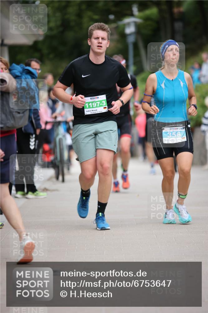 04.08.2024 - OstseeMan H.Heesch http://msf.ph/oto/6753647 04.08.2024 15:10:00 Laufen 79, 356, 502, 826, 886, 987, 1179, 1197 meine-sportfotos.de