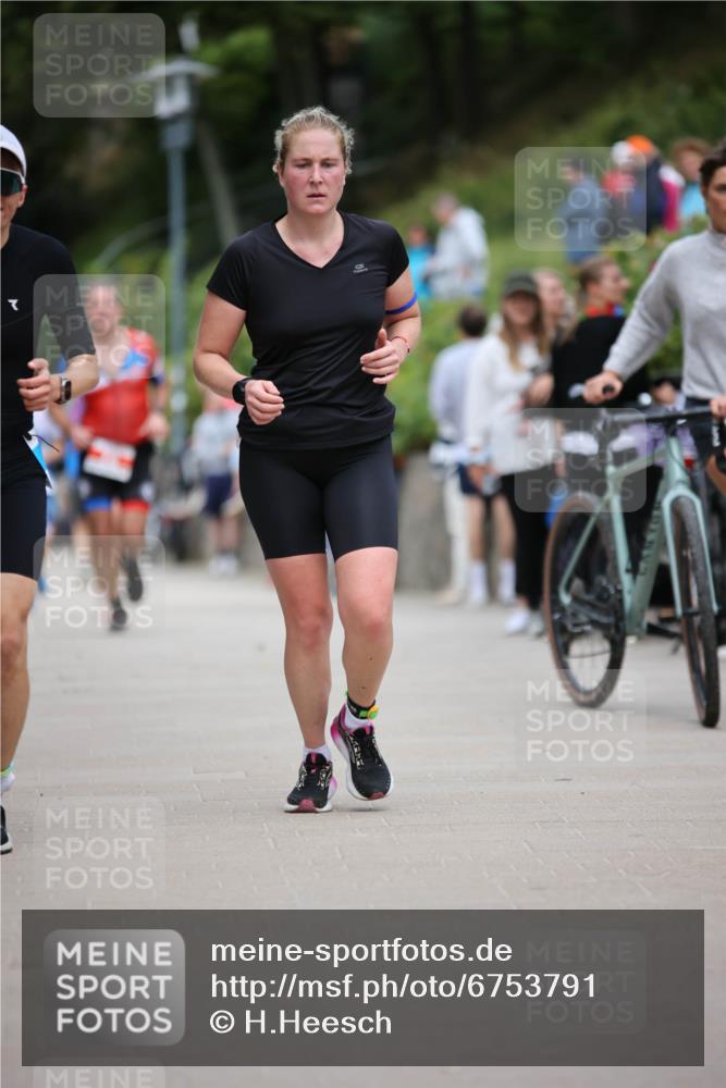 04.08.2024 - OstseeMan H.Heesch http://msf.ph/oto/6753791 04.08.2024 15:10:13 Laufen 7, 72, 169, 356, 465, 485, 826, 839, 886, 907, 913, 987, 987, 1179, 1197 meine-sportfotos.de