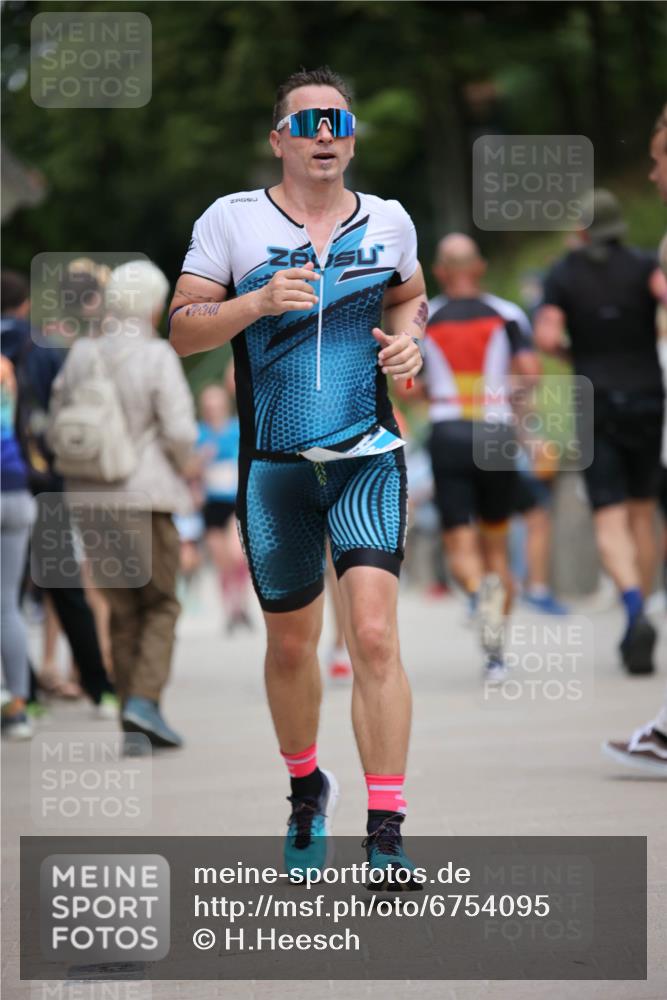 04.08.2024 - OstseeMan H.Heesch http://msf.ph/oto/6754095 04.08.2024 15:10:34 Laufen 195, 200, 800, 808, 892, 1145, 1175 meine-sportfotos.de