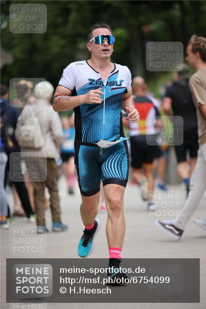 04.08.2024 - OstseeMan H.Heesch http://msf.ph/oto/6754099 04.08.2024 15:10:35 Laufen 195, 200, 800, 808, 892, 1145, 1175 meine-sportfotos.de