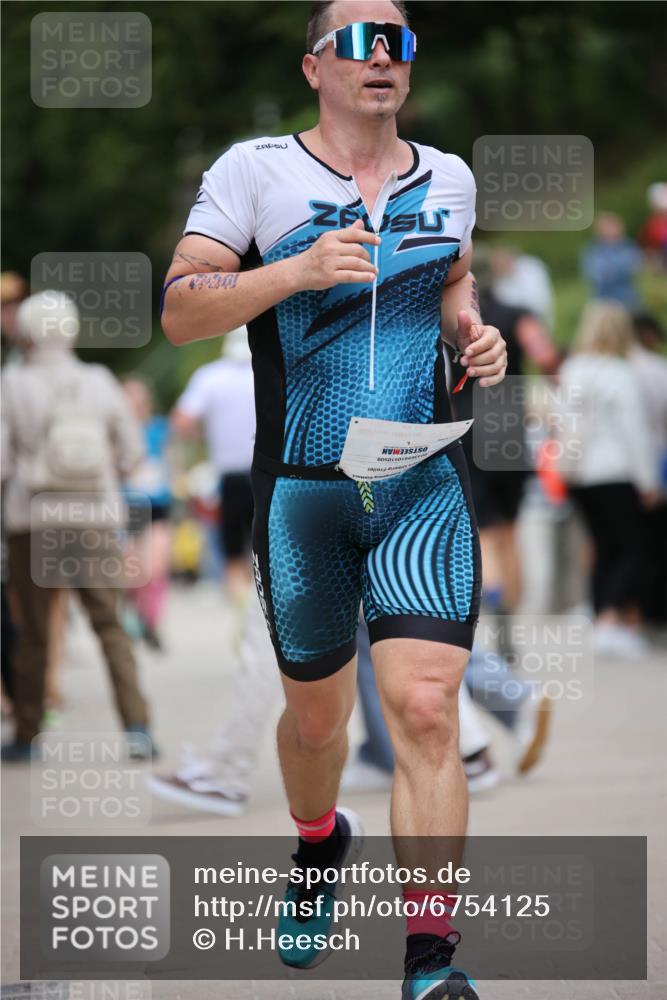 04.08.2024 - OstseeMan H.Heesch http://msf.ph/oto/6754125 04.08.2024 15:10:35 Laufen 195, 200, 800, 808, 892, 1145, 1175 meine-sportfotos.de