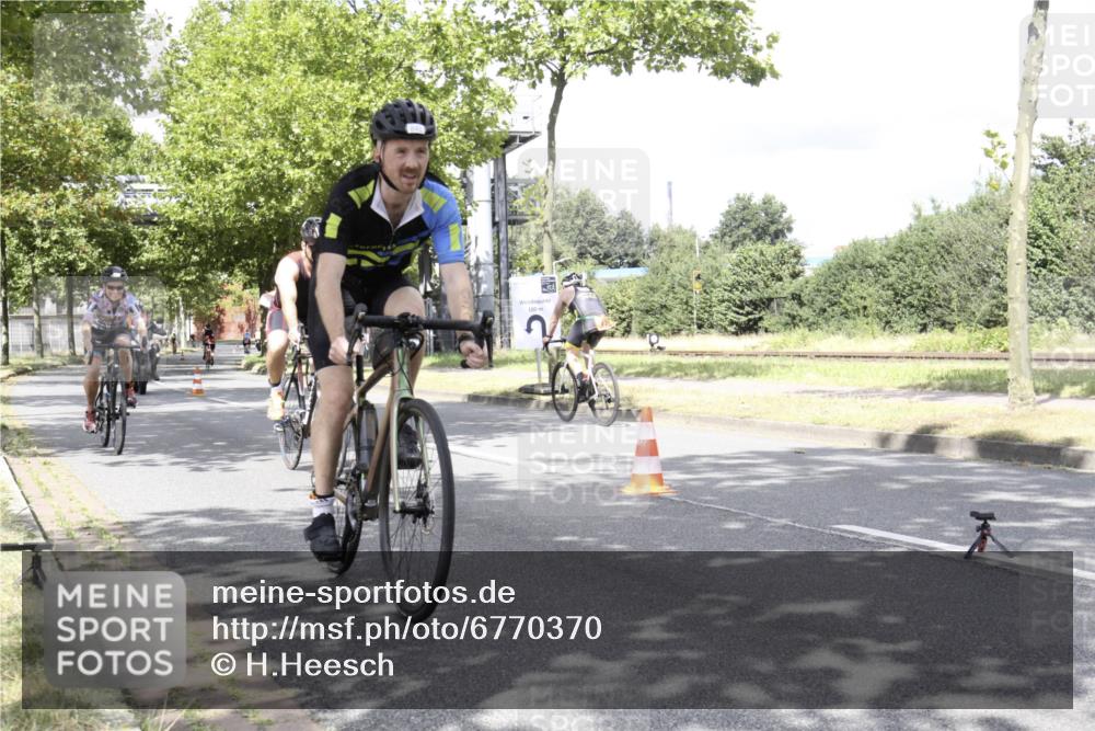 11.08.2024 - GEWOBA Citytriathlon Bremen H.Heesch http://msf.ph/oto/6770370 11.08.2024 12:07:28 Radfahren 779, 785, 792, 794, 812, 817, 847, 848, 901, 1015, 1037 meine-sportfotos.de