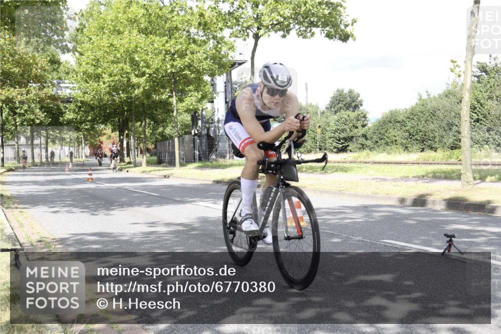 11.08.2024 - GEWOBA Citytriathlon Bremen H.Heesch http://msf.ph/oto/6770380 11.08.2024 12:07:33 Radfahren 779, 785, 792, 794, 812, 817, 847, 848, 929, 1037 meine-sportfotos.de