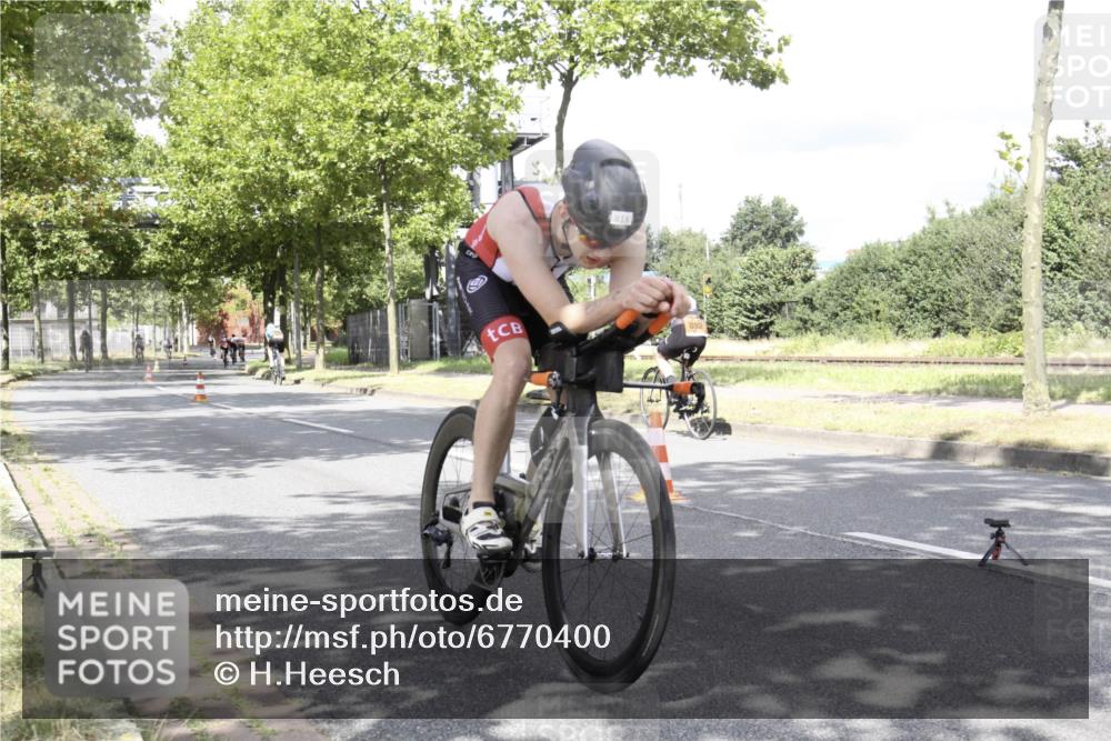 11.08.2024 - GEWOBA Citytriathlon Bremen H.Heesch http://msf.ph/oto/6770400 11.08.2024 12:08:02 Radfahren 809, 818, 832, 851, 894, 949 meine-sportfotos.de