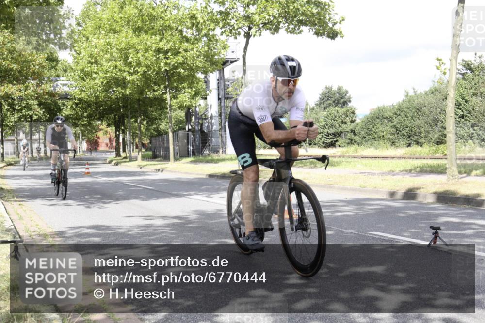 11.08.2024 - GEWOBA Citytriathlon Bremen H.Heesch http://msf.ph/oto/6770444 11.08.2024 12:08:46 Radfahren 741, 742, 796, 892, 963, 966, 981, 1022 meine-sportfotos.de