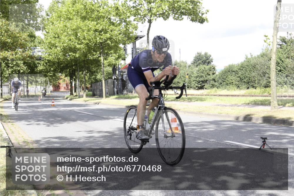 11.08.2024 - GEWOBA Citytriathlon Bremen H.Heesch http://msf.ph/oto/6770468 11.08.2024 12:09:18 Radfahren 787, 793, 844, 863, 866, 889, 932 meine-sportfotos.de