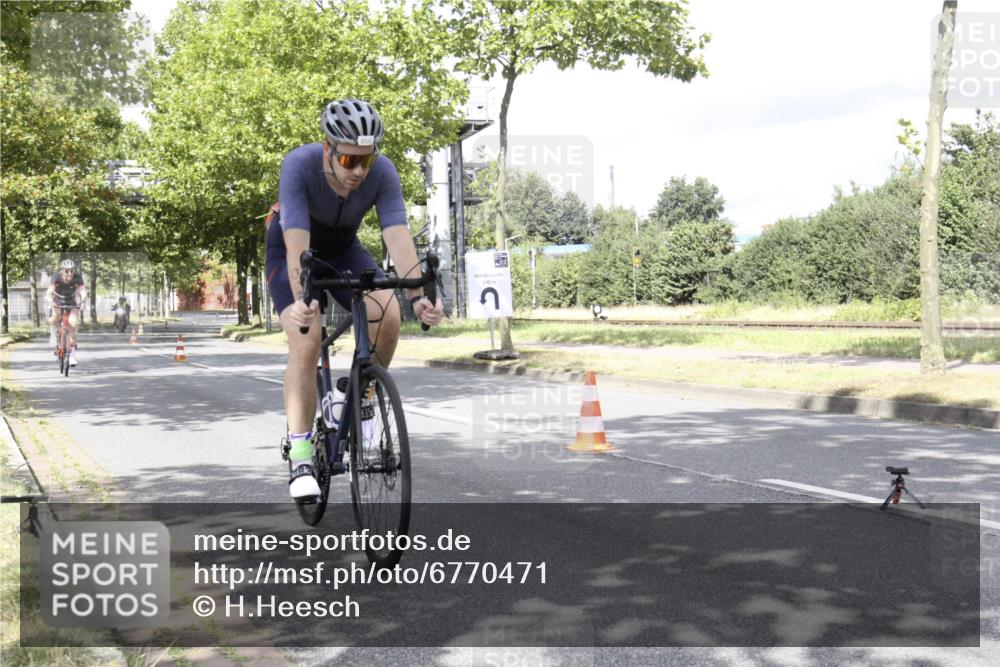 11.08.2024 - GEWOBA Citytriathlon Bremen H.Heesch http://msf.ph/oto/6770471 11.08.2024 12:09:20 Radfahren 787, 793, 863, 866, 889, 932 meine-sportfotos.de