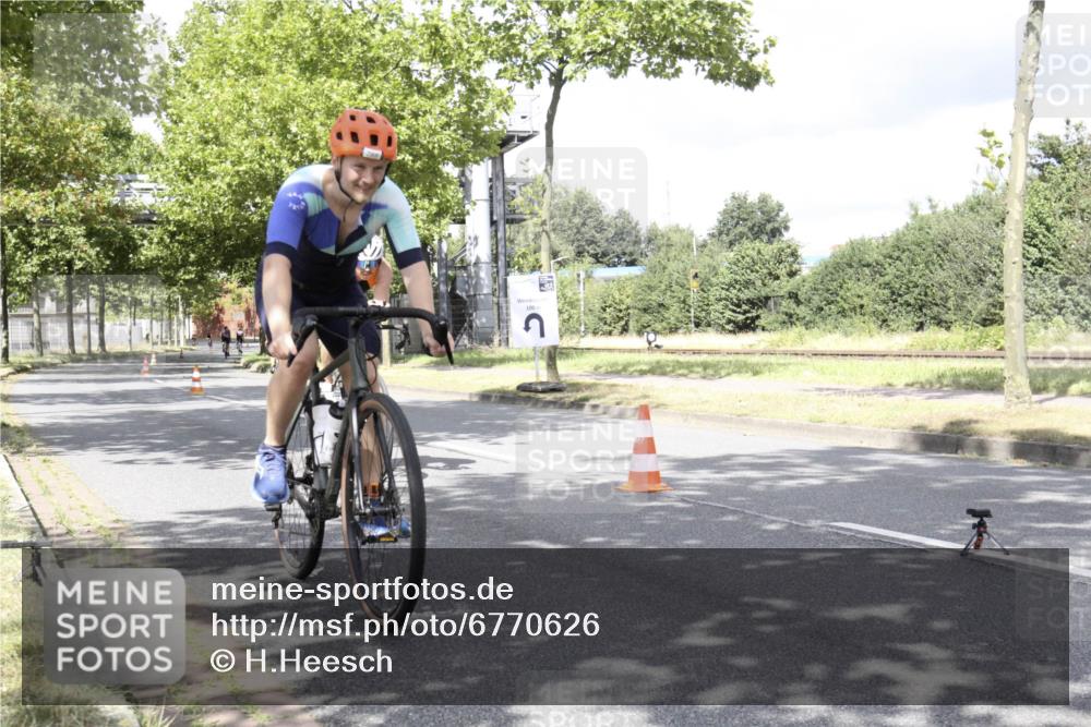 11.08.2024 - GEWOBA Citytriathlon Bremen H.Heesch http://msf.ph/oto/6770626 11.08.2024 12:13:09 Radfahren 743, 769, 788, 807, 831, 840, 969, 1009 meine-sportfotos.de