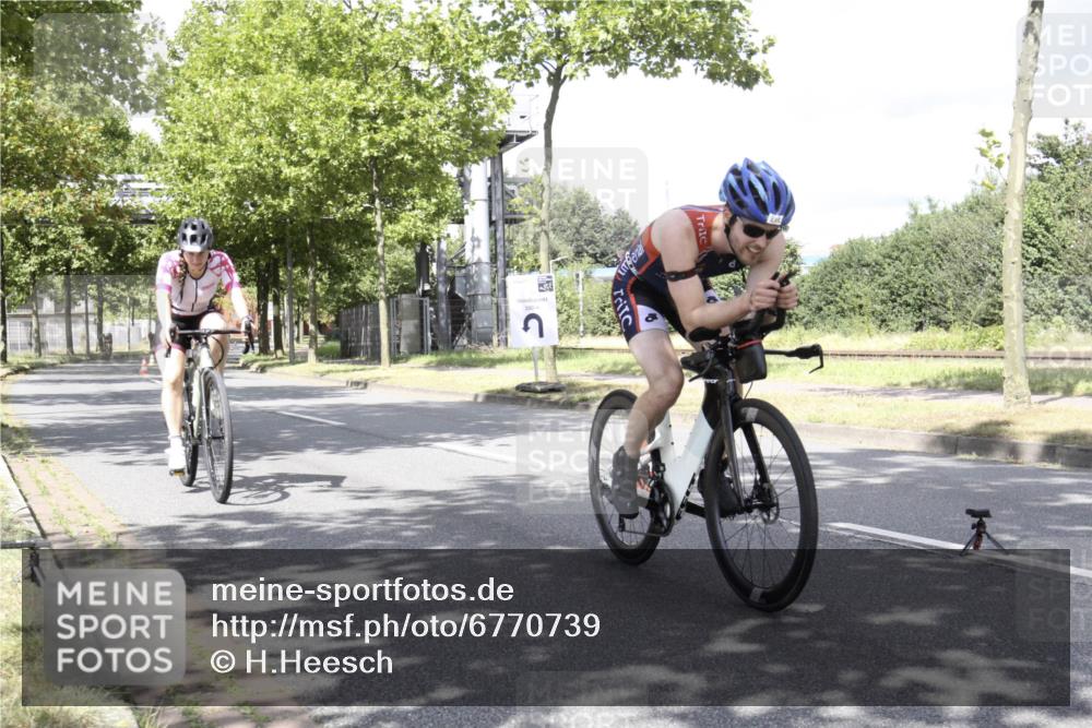 11.08.2024 - GEWOBA Citytriathlon Bremen H.Heesch http://msf.ph/oto/6770739 11.08.2024 12:16:29 Radfahren 758, 771, 834, 965, 967, 1000 meine-sportfotos.de