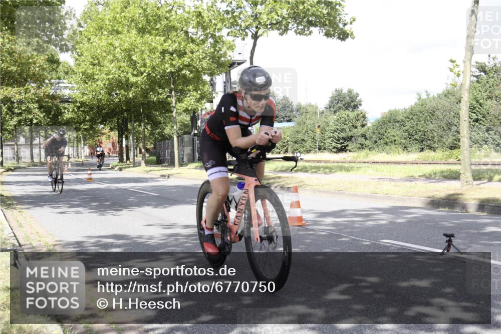 11.08.2024 - GEWOBA Citytriathlon Bremen H.Heesch http://msf.ph/oto/6770750 11.08.2024 12:16:40 Radfahren 771, 834, 846, 967, 1039 meine-sportfotos.de