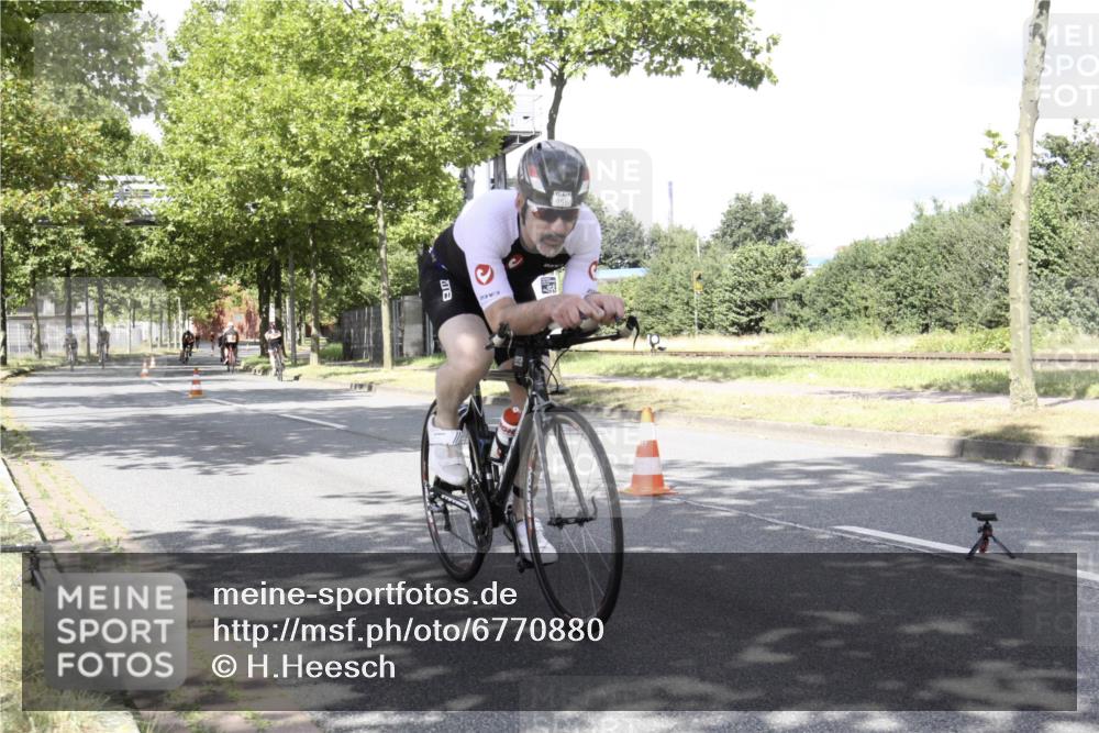 11.08.2024 - GEWOBA Citytriathlon Bremen H.Heesch http://msf.ph/oto/6770880 11.08.2024 12:19:37 Radfahren 873, 954, 956, 973, 974, 996, 1033 meine-sportfotos.de
