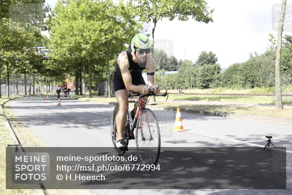 11.08.2024 - GEWOBA Citytriathlon Bremen H.Heesch http://msf.ph/oto/6772994 11.08.2024 13:19:46 Radfahren 251, 419, 525, 626, 686, 692, 700, 713 meine-sportfotos.de
