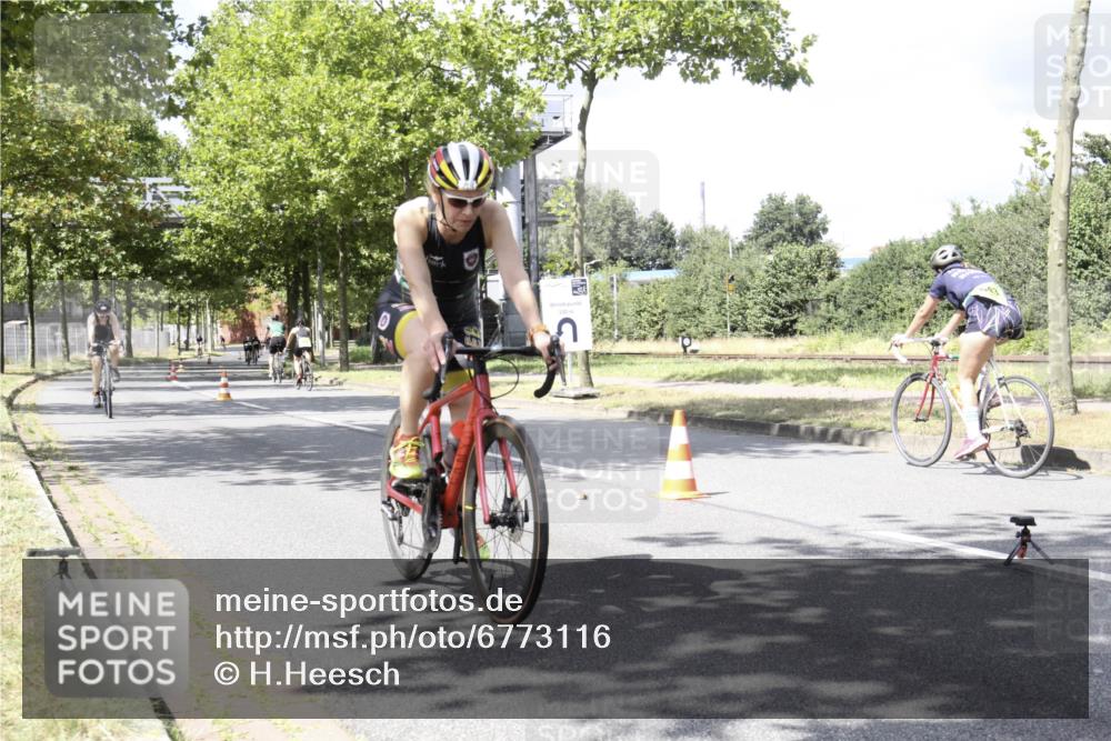 11.08.2024 - GEWOBA Citytriathlon Bremen H.Heesch http://msf.ph/oto/6773116 11.08.2024 13:21:21 Radfahren 211, 408, 539, 569, 673, 719 meine-sportfotos.de