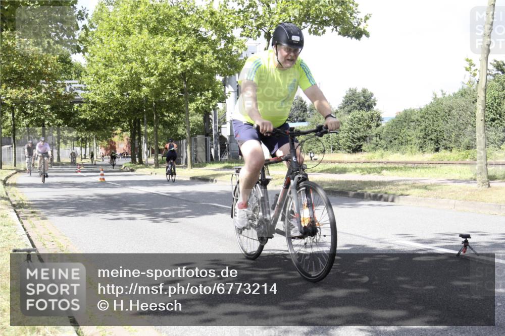 11.08.2024 - GEWOBA Citytriathlon Bremen H.Heesch http://msf.ph/oto/6773214 11.08.2024 13:22:31 Radfahren 207, xxx, 312, 340, 490, 523, 579, 590, 620, 661, 663, 704, 707 meine-sportfotos.de