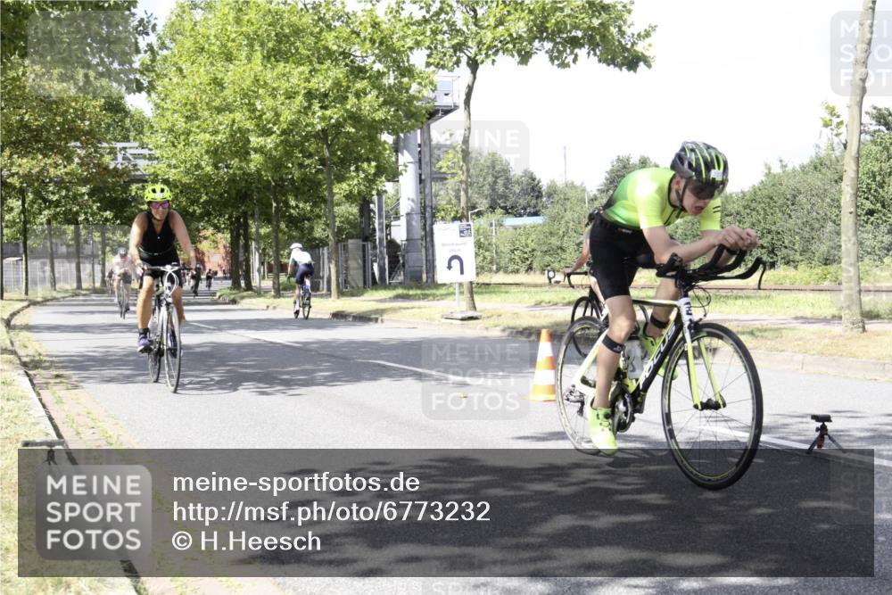 11.08.2024 - GEWOBA Citytriathlon Bremen H.Heesch http://msf.ph/oto/6773232 11.08.2024 13:22:39 Radfahren 207, xxx, 340, 490, 523, 563, 590, 620, 704, 707, 718 meine-sportfotos.de