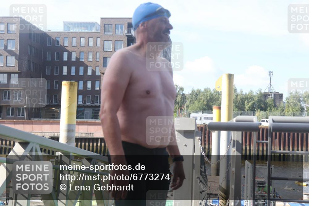 11.08.2024 - GEWOBA Citytriathlon Bremen Lena Gebhardt http://msf.ph/oto/6773274 11.08.2024 10:07:23 Schwimmen 1, 56, 95 meine-sportfotos.de