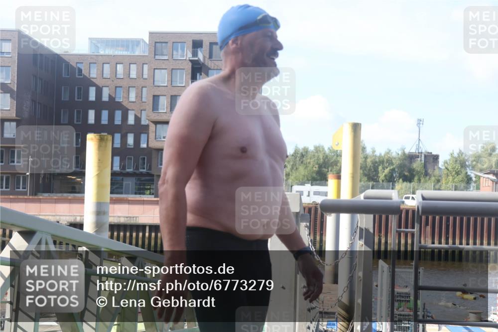 11.08.2024 - GEWOBA Citytriathlon Bremen Lena Gebhardt http://msf.ph/oto/6773279 11.08.2024 10:07:23 Schwimmen 1, 56, 95 meine-sportfotos.de