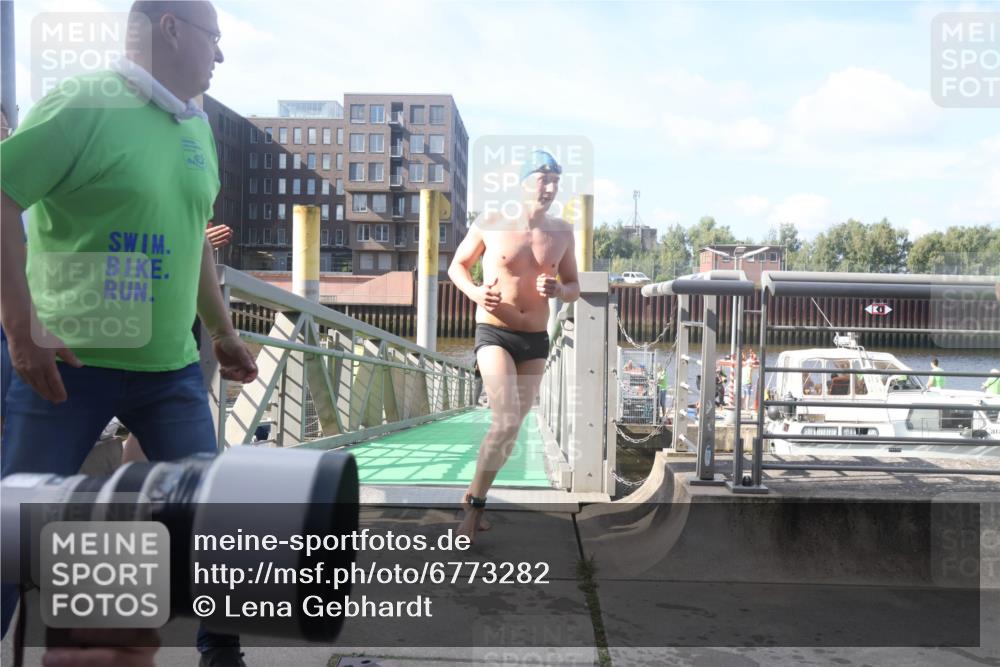 11.08.2024 - GEWOBA Citytriathlon Bremen Lena Gebhardt http://msf.ph/oto/6773282 11.08.2024 10:07:38 Schwimmen 8, 56, 59, 95 meine-sportfotos.de