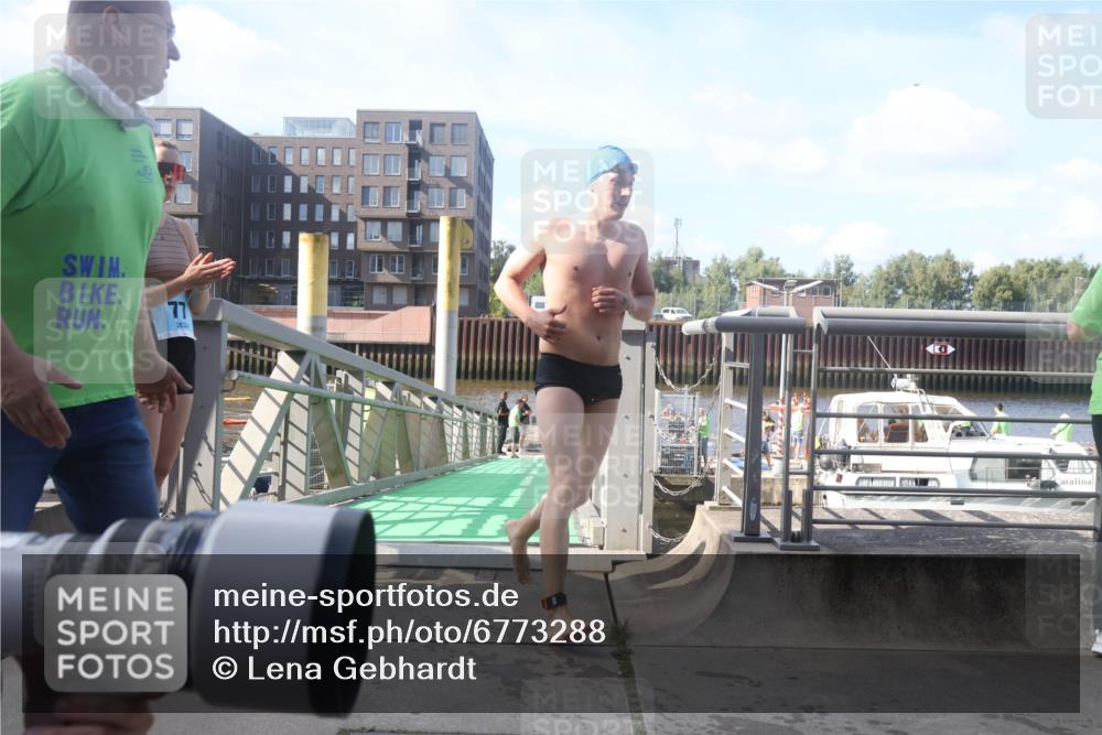 11.08.2024 - GEWOBA Citytriathlon Bremen Lena Gebhardt http://msf.ph/oto/6773288 11.08.2024 10:07:38 Schwimmen 8, 56, 59, 95 meine-sportfotos.de