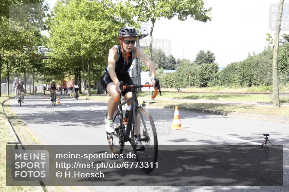 11.08.2024 - GEWOBA Citytriathlon Bremen H.Heesch http://msf.ph/oto/6773311 11.08.2024 13:23:19 Radfahren 203, 248, 567, 570, 574, 613, 641, 653, 698, 708, 721, 731 meine-sportfotos.de