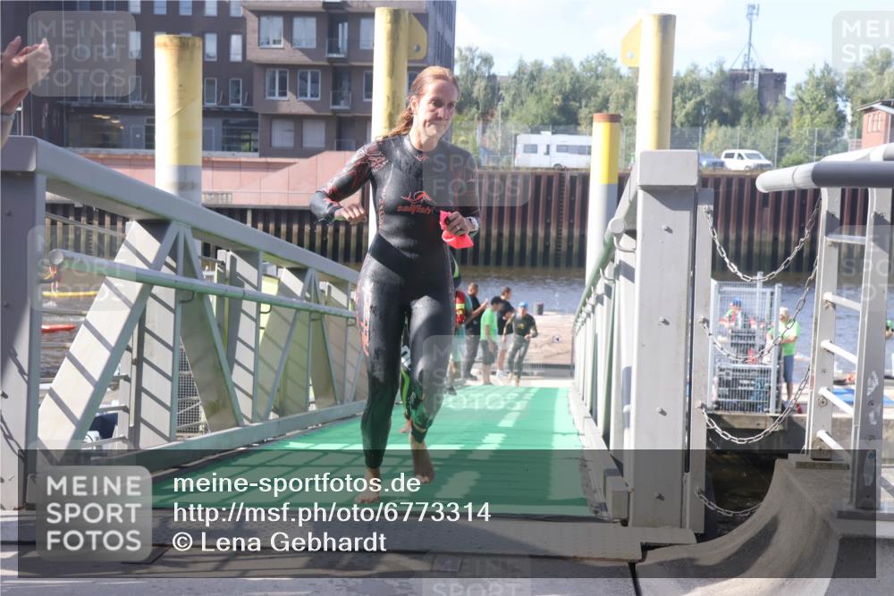 11.08.2024 - GEWOBA Citytriathlon Bremen Lena Gebhardt http://msf.ph/oto/6773314 11.08.2024 10:07:49 Schwimmen 8, 59, 75, 87, 96, 106 meine-sportfotos.de