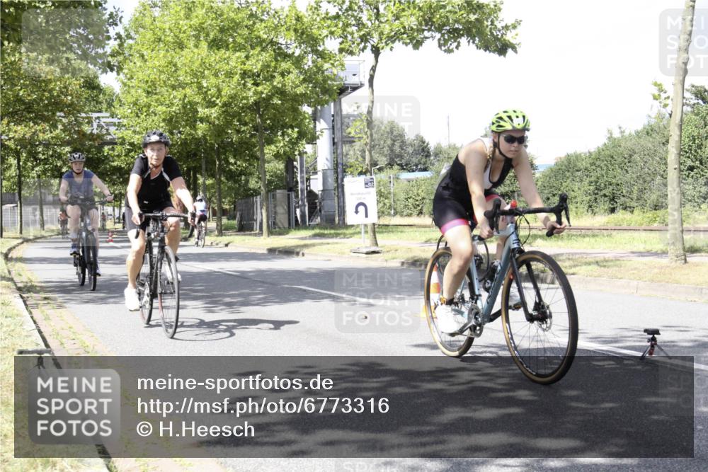 11.08.2024 - GEWOBA Citytriathlon Bremen H.Heesch http://msf.ph/oto/6773316 11.08.2024 13:23:21 Radfahren 203, 248, 567, 570, 613, 653, 698, 708, 721, 731 meine-sportfotos.de