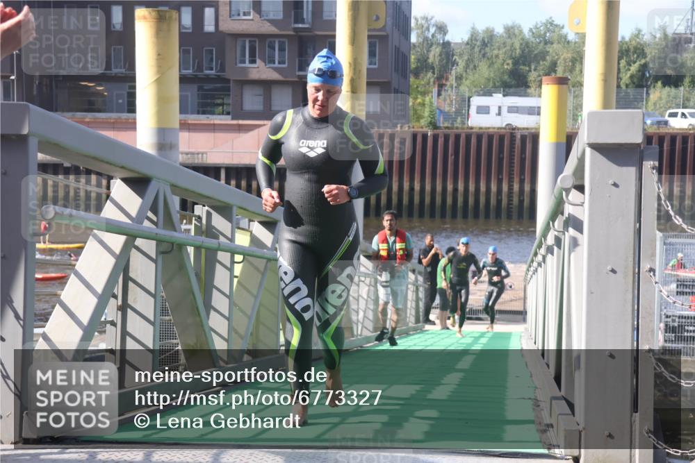 11.08.2024 - GEWOBA Citytriathlon Bremen Lena Gebhardt http://msf.ph/oto/6773327 11.08.2024 10:07:51 Schwimmen 7, 8, 59, 75, 79, 87, 96, 106 meine-sportfotos.de