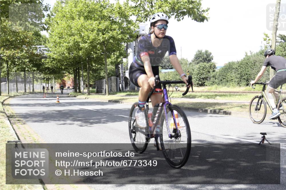 11.08.2024 - GEWOBA Citytriathlon Bremen H.Heesch http://msf.ph/oto/6773349 11.08.2024 13:23:44 Radfahren 203, 210, 283, 577, 669, 674, 705 meine-sportfotos.de