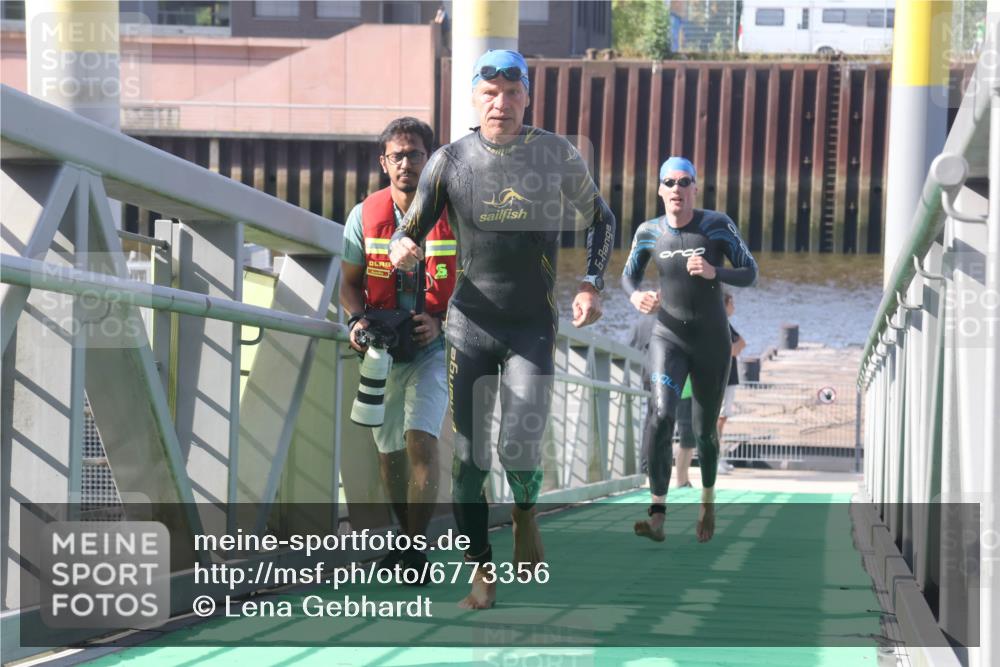 11.08.2024 - GEWOBA Citytriathlon Bremen Lena Gebhardt http://msf.ph/oto/6773356 11.08.2024 10:07:55 Schwimmen 7, 8, 59, 75, 79, 87, 96, 106 meine-sportfotos.de