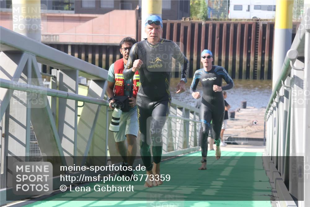 11.08.2024 - GEWOBA Citytriathlon Bremen Lena Gebhardt http://msf.ph/oto/6773359 11.08.2024 10:07:55 Schwimmen 7, 8, 59, 75, 79, 87, 96, 106 meine-sportfotos.de