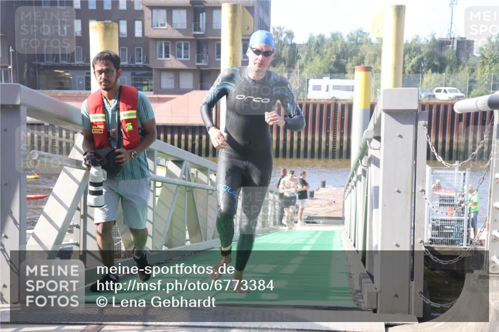 11.08.2024 - GEWOBA Citytriathlon Bremen Lena Gebhardt http://msf.ph/oto/6773384 11.08.2024 10:07:58 Schwimmen 3, 7, 8, 75, 79, 82, 87, 96, 106 meine-sportfotos.de