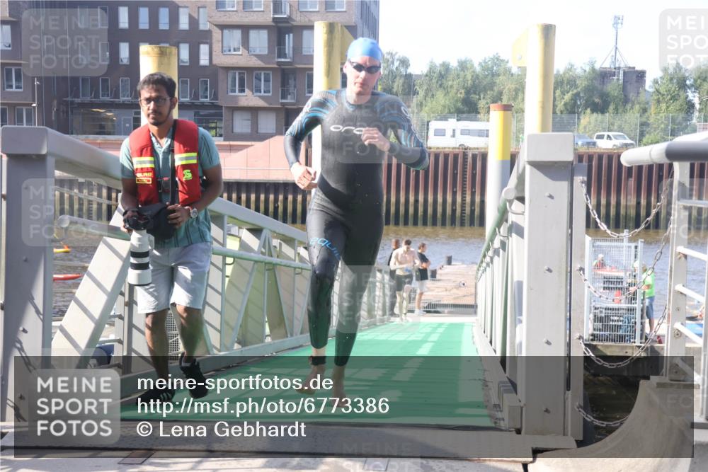 11.08.2024 - GEWOBA Citytriathlon Bremen Lena Gebhardt http://msf.ph/oto/6773386 11.08.2024 10:07:58 Schwimmen 3, 7, 8, 75, 79, 82, 87, 96, 106 meine-sportfotos.de