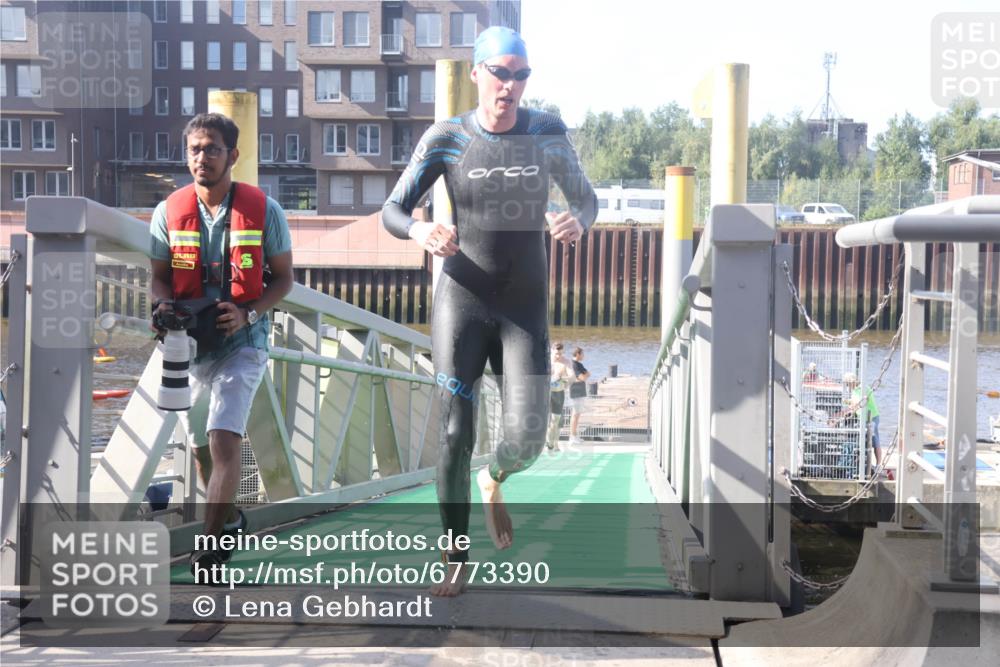 11.08.2024 - GEWOBA Citytriathlon Bremen Lena Gebhardt http://msf.ph/oto/6773390 11.08.2024 10:07:58 Schwimmen 3, 7, 8, 75, 79, 82, 87, 96, 106 meine-sportfotos.de