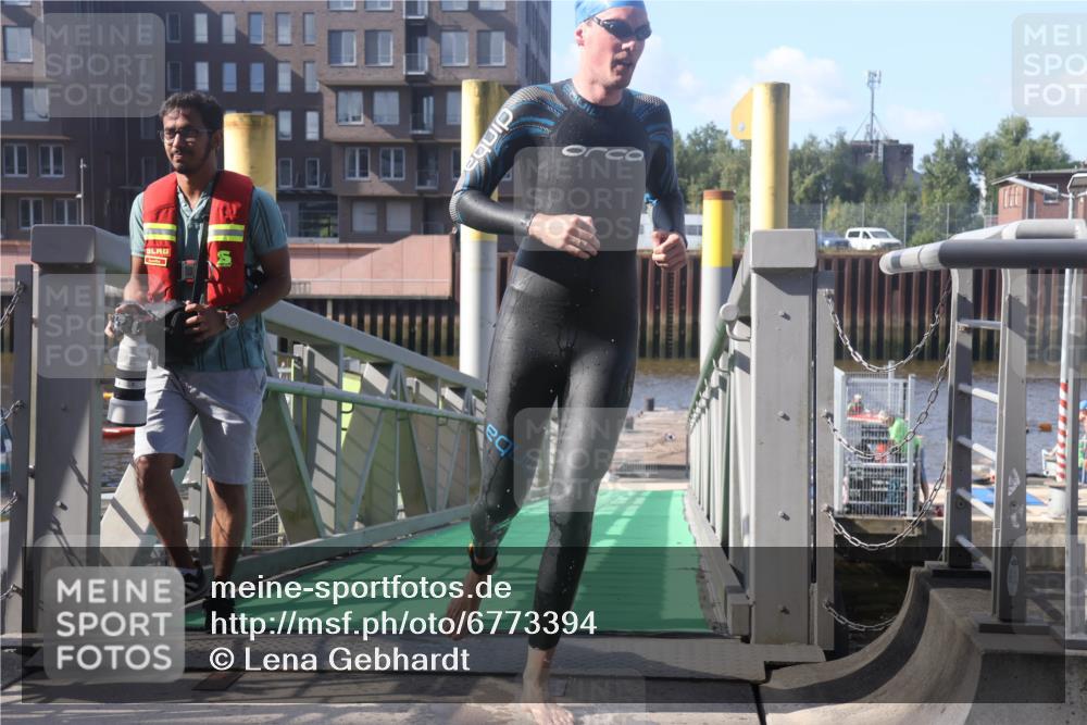 11.08.2024 - GEWOBA Citytriathlon Bremen Lena Gebhardt http://msf.ph/oto/6773394 11.08.2024 10:07:59 Schwimmen 3, 7, 75, 79, 82, 87, 96, 106 meine-sportfotos.de