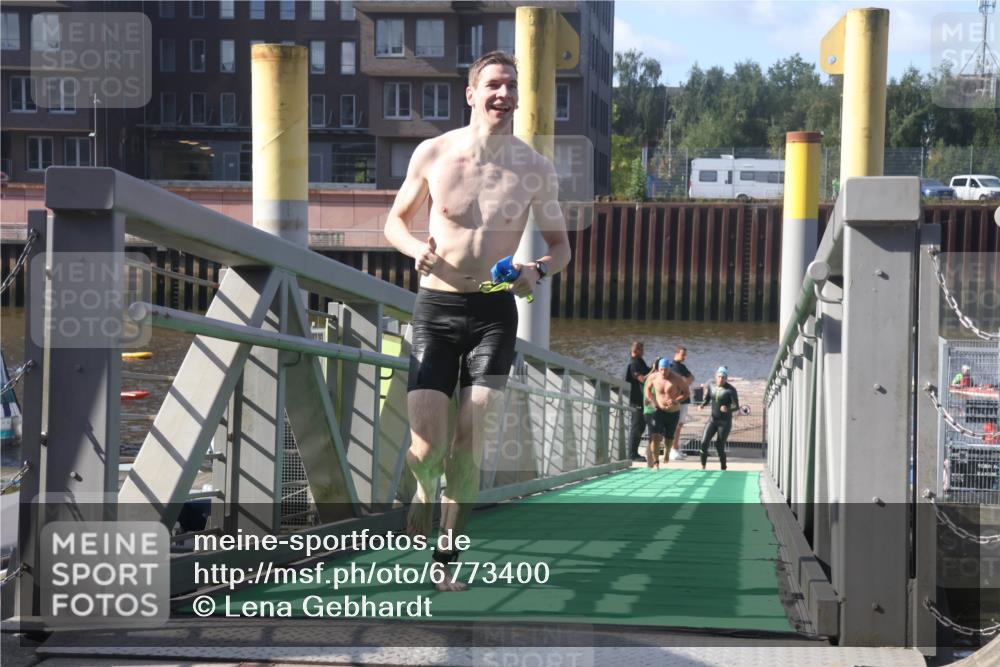 11.08.2024 - GEWOBA Citytriathlon Bremen Lena Gebhardt http://msf.ph/oto/6773400 11.08.2024 10:08:03 Schwimmen 3, 7, 75, 79, 82, 87, 96, 106 meine-sportfotos.de