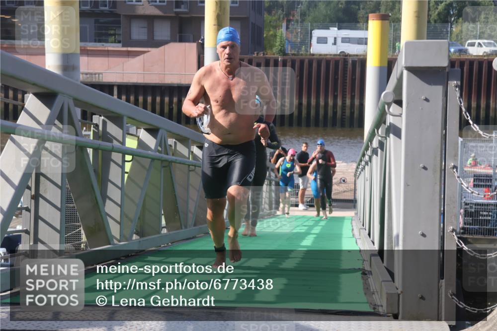 11.08.2024 - GEWOBA Citytriathlon Bremen Lena Gebhardt http://msf.ph/oto/6773438 11.08.2024 10:08:10 Schwimmen 3, 7, 65, 71, 79, 82, 96, 106, 108 meine-sportfotos.de